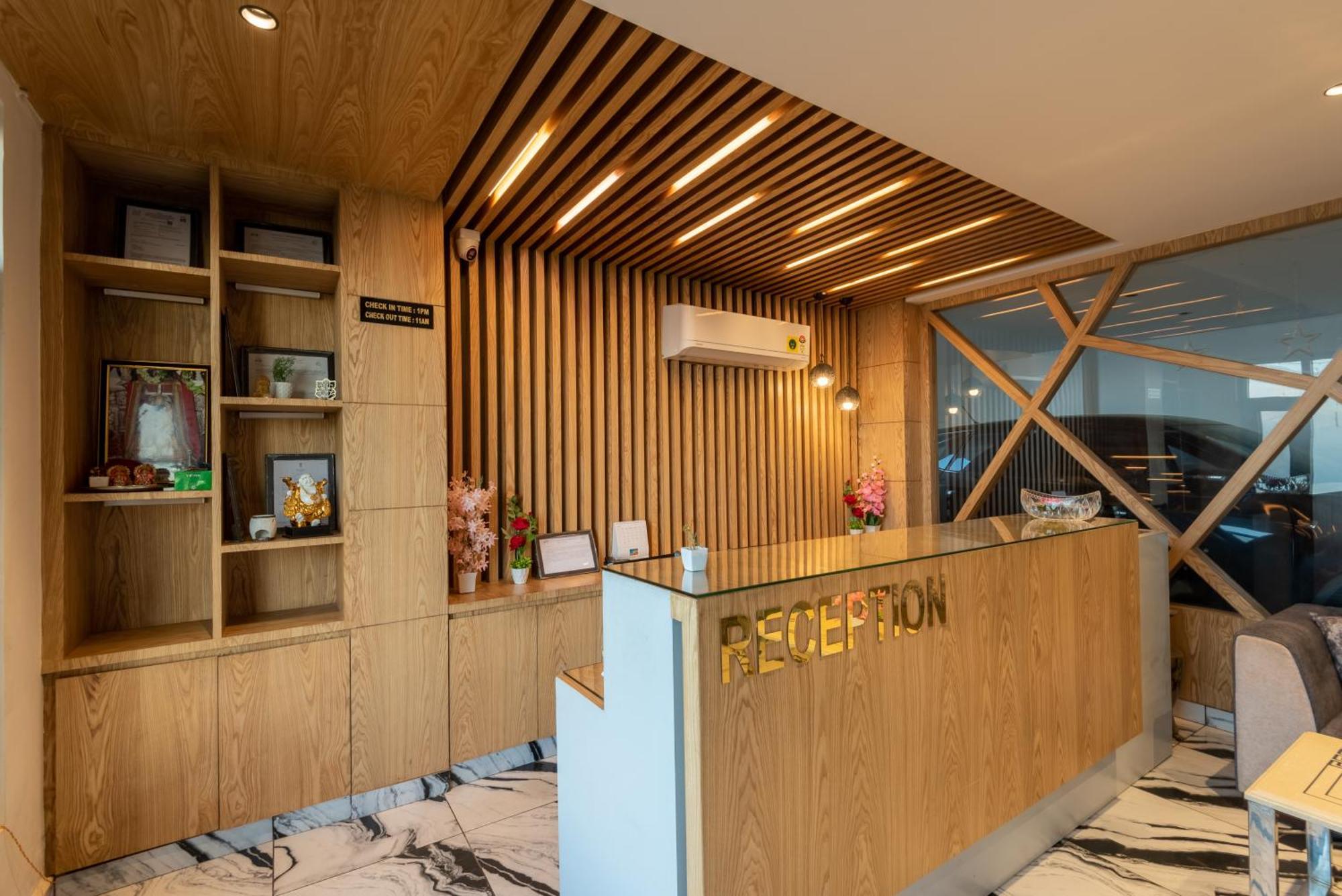 The Seasons - Valley View & Mountain View In Hotel 3*
