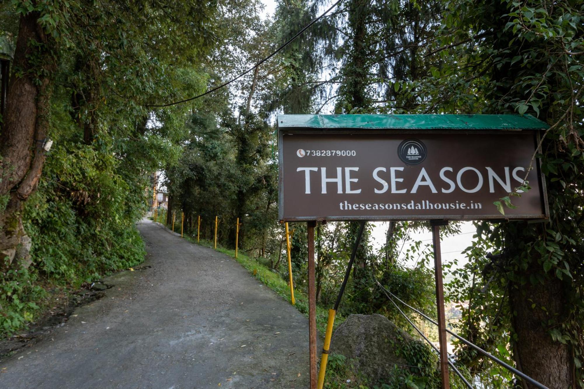 The Seasons - Valley View & Mountain View In Hotel Dalhousie