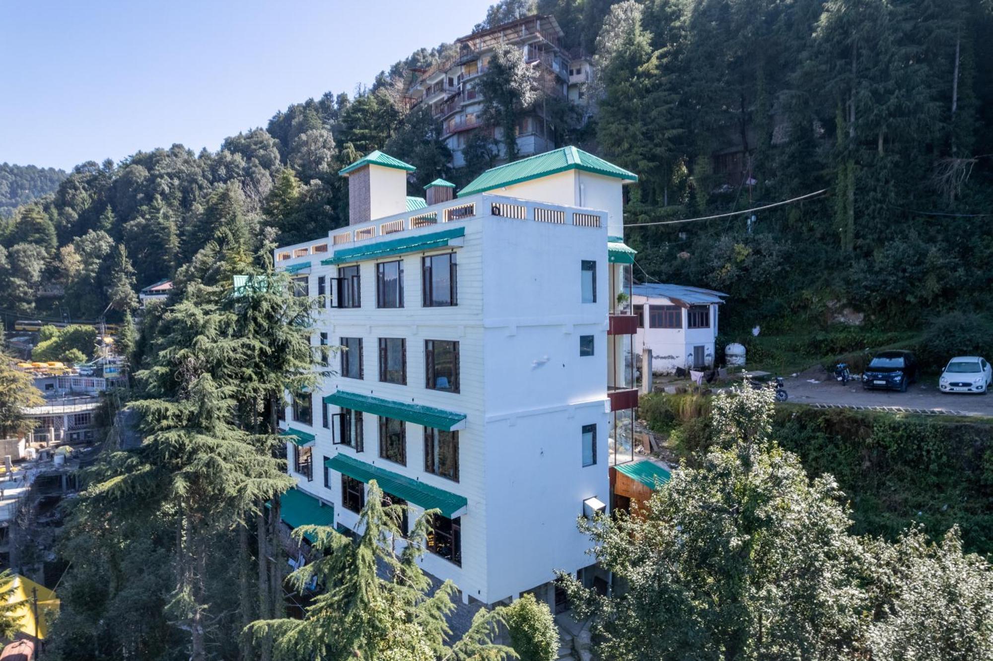 The Seasons - Valley View & Mountain View In Hotel