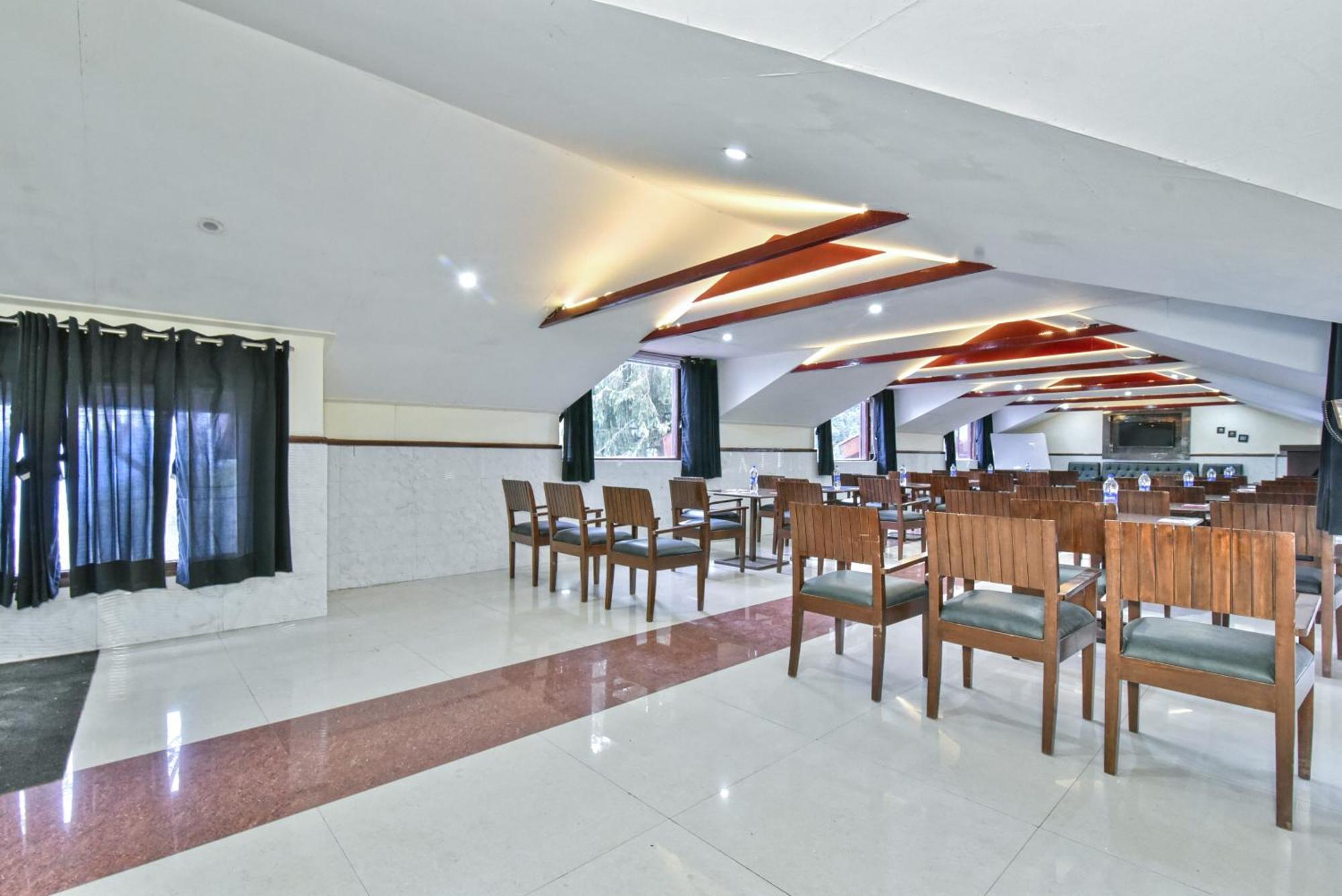 Bear Valley Hotel
