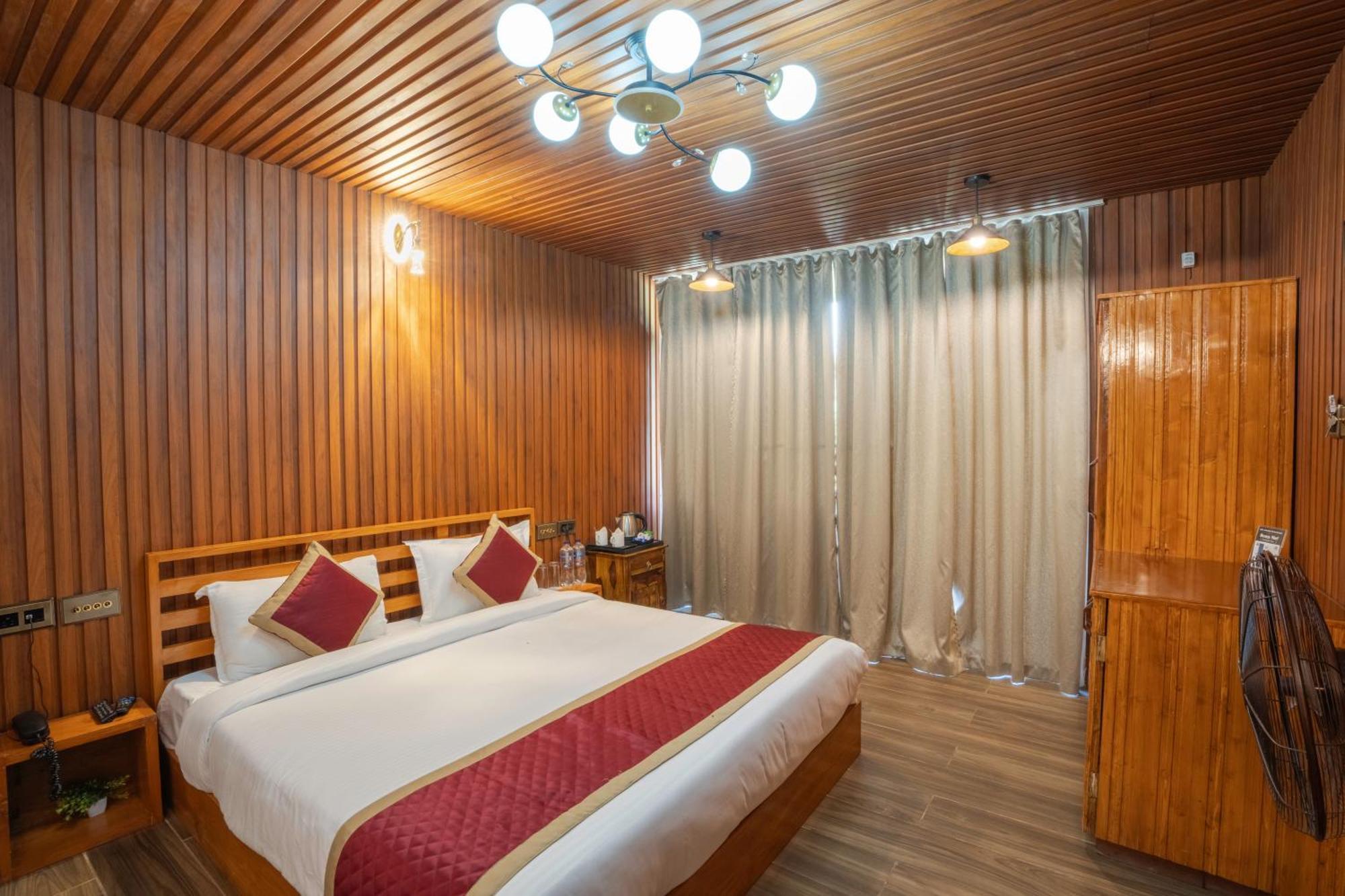 Wow Stayz2 Ashoka Grand Resort 4*