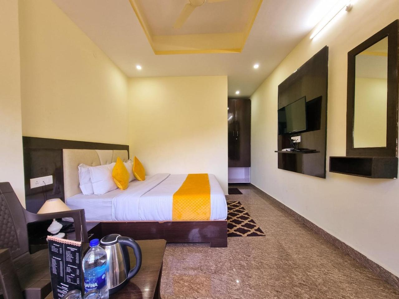Satnam Grand !! Main Highway ! Balcony ! Parking Space ! Mountain View 4* Dalhousie