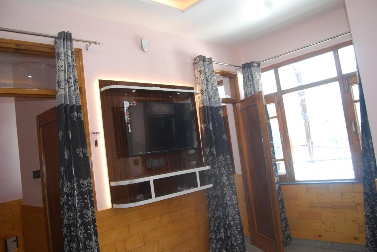 Sharma Hotel