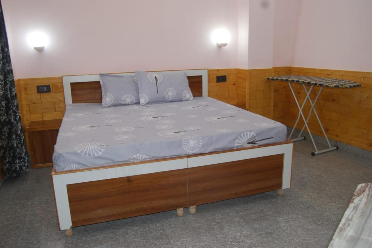 Hotel Sharma