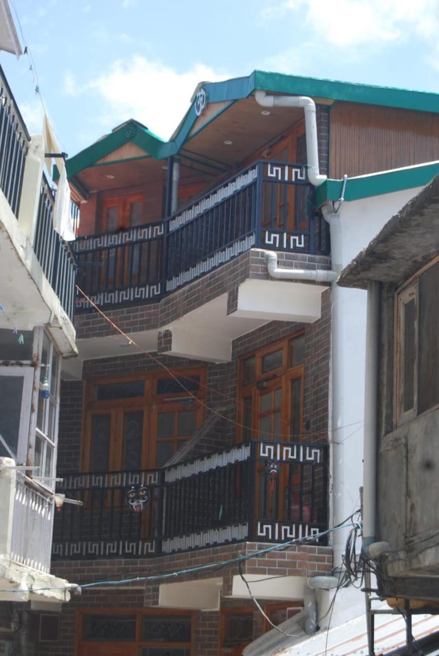 Sharma Hotel 3*