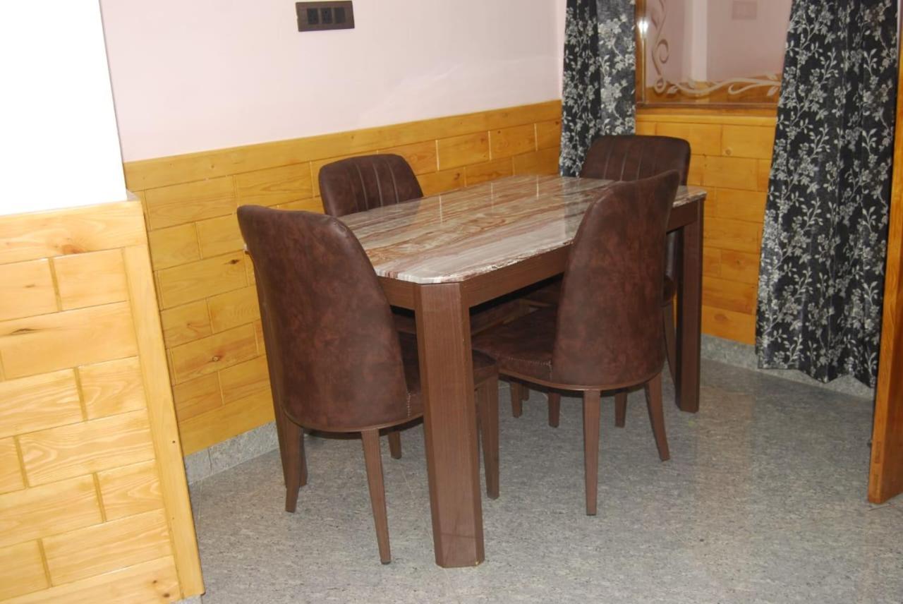 Sharma Hotel 3*