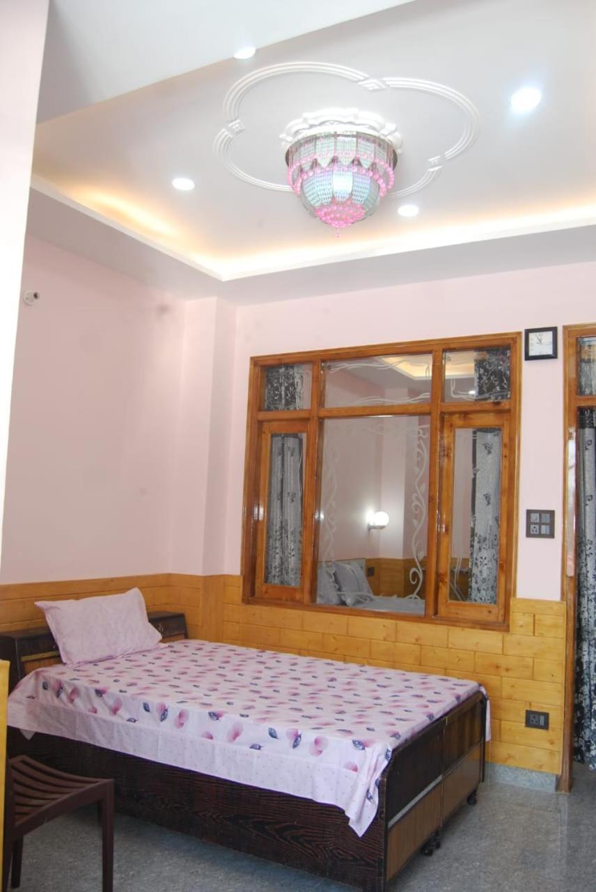 Hotel Sharma 3*