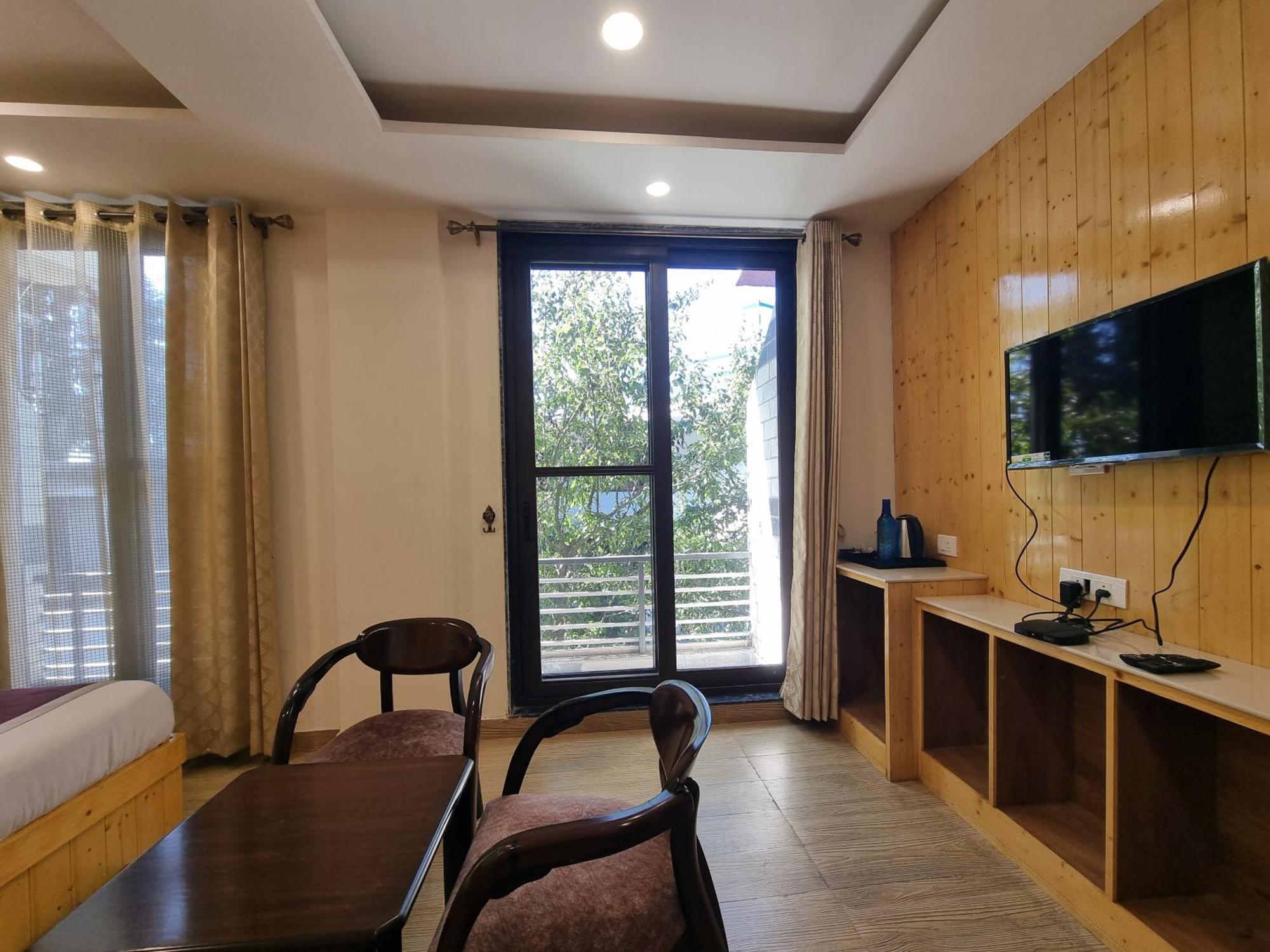 Hotel Cedar House By Uber 3*