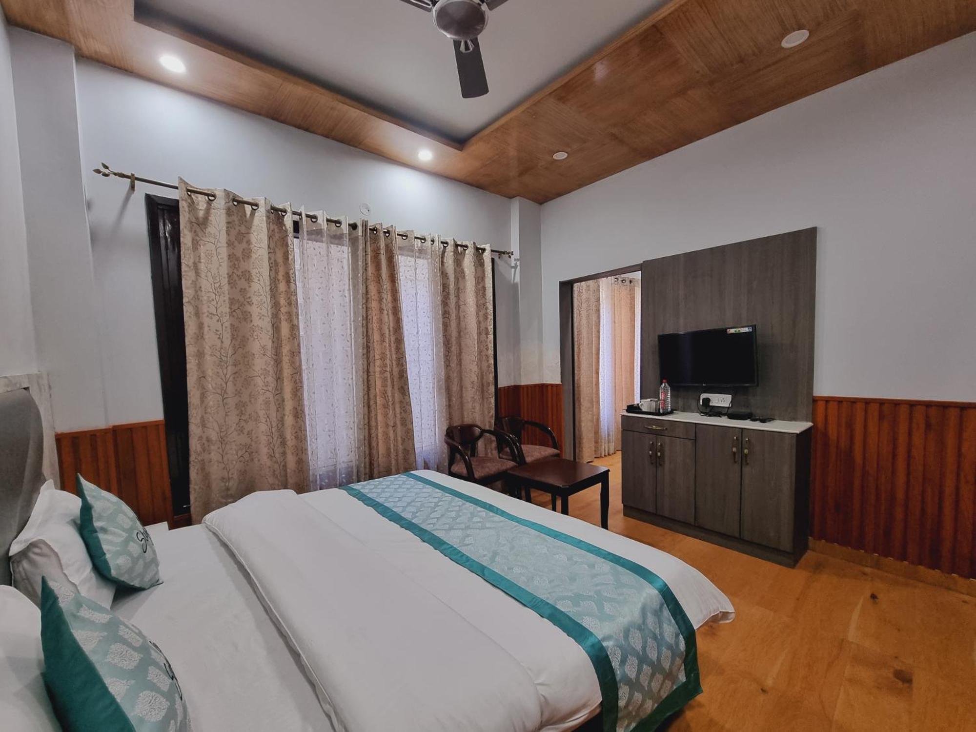Cedar House By Uber Hotel 3*