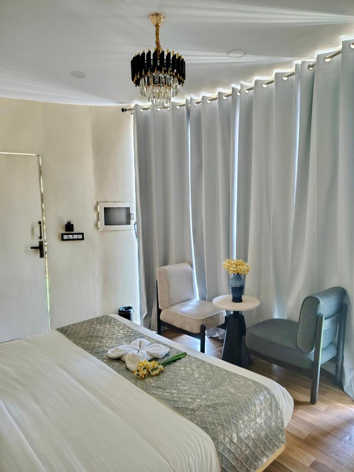 Wow Stayz2 Ashoka Grand 4* Dalhousie