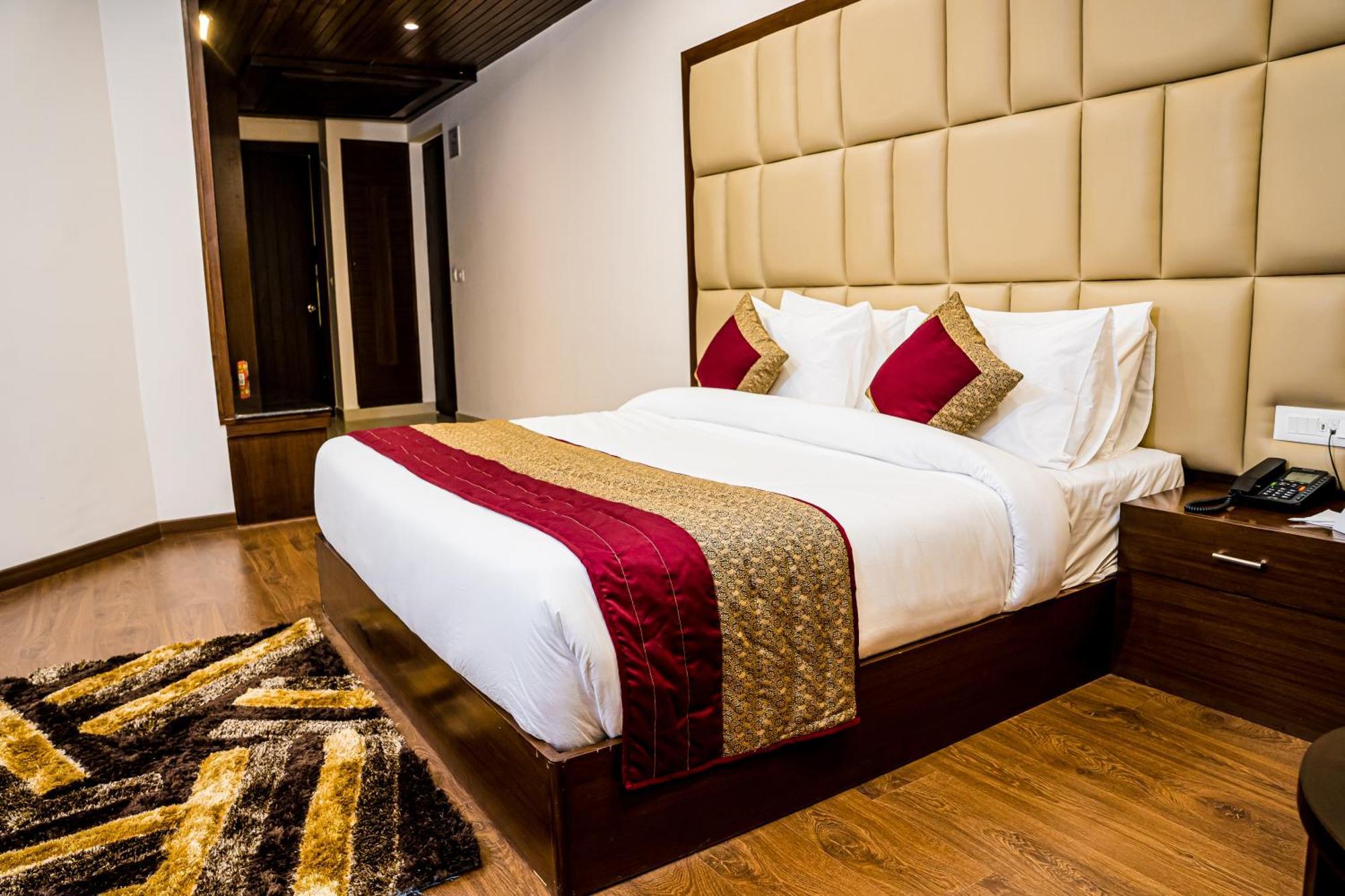Western Hotel 4*