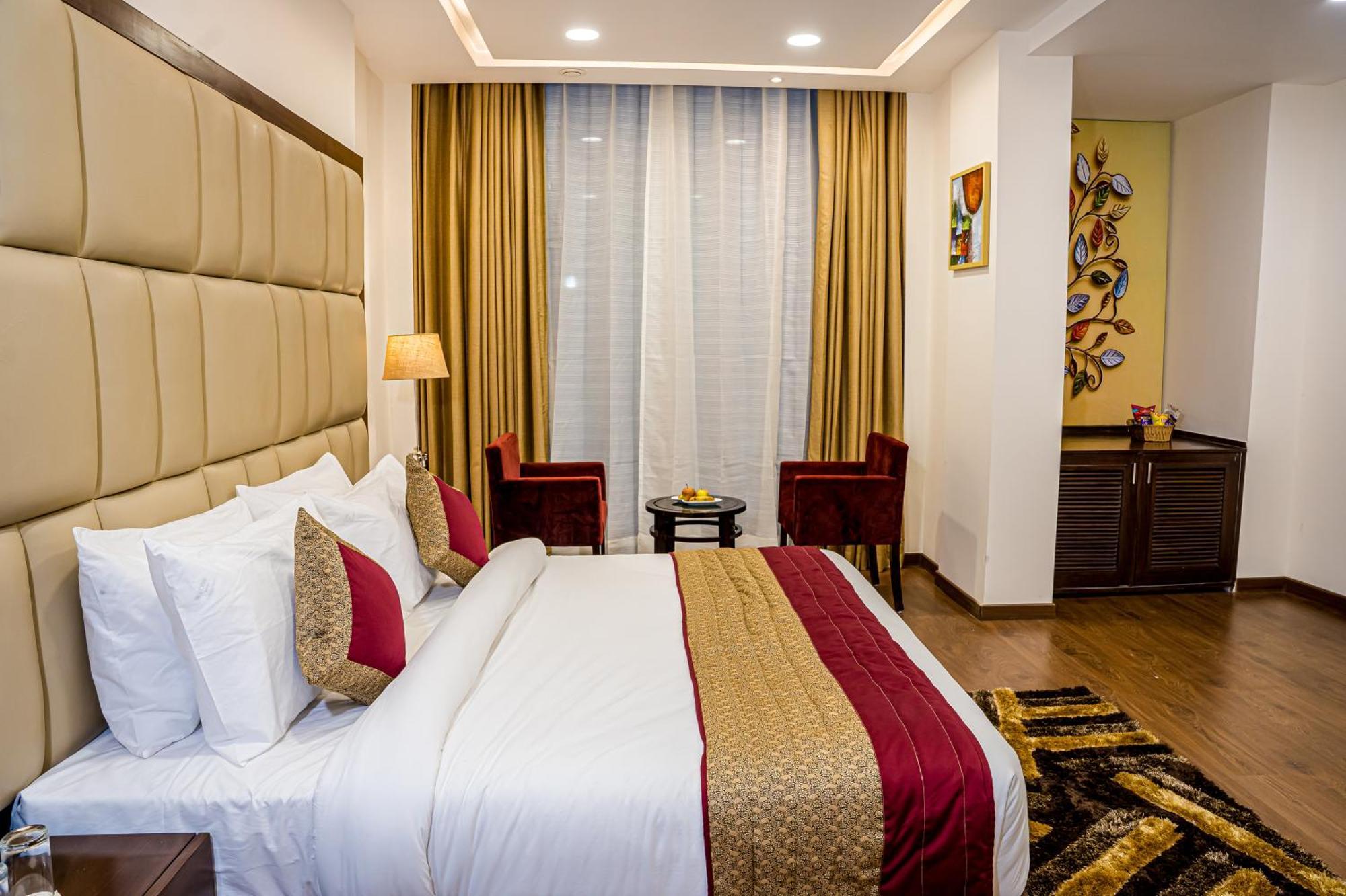Western Hotel 4*