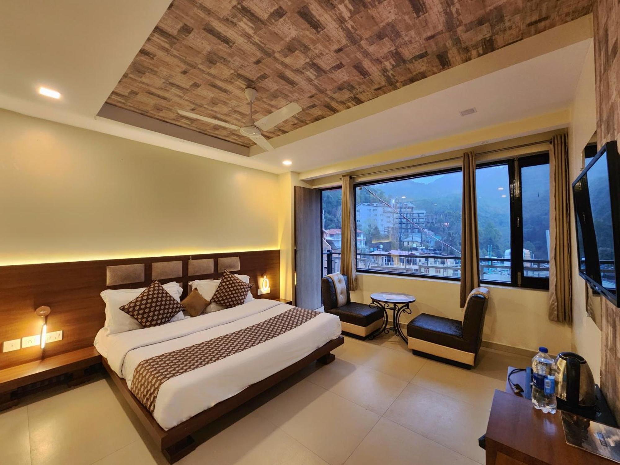 The White Orchid Hotel 3*
