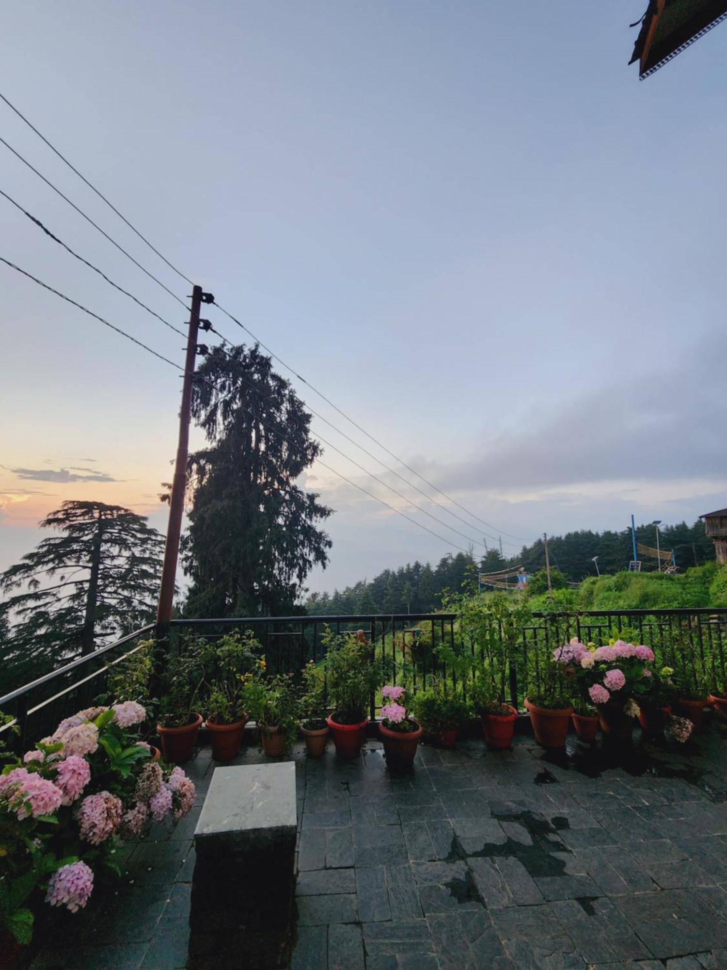 Smarthill Kalatop,dalhousie Hotel