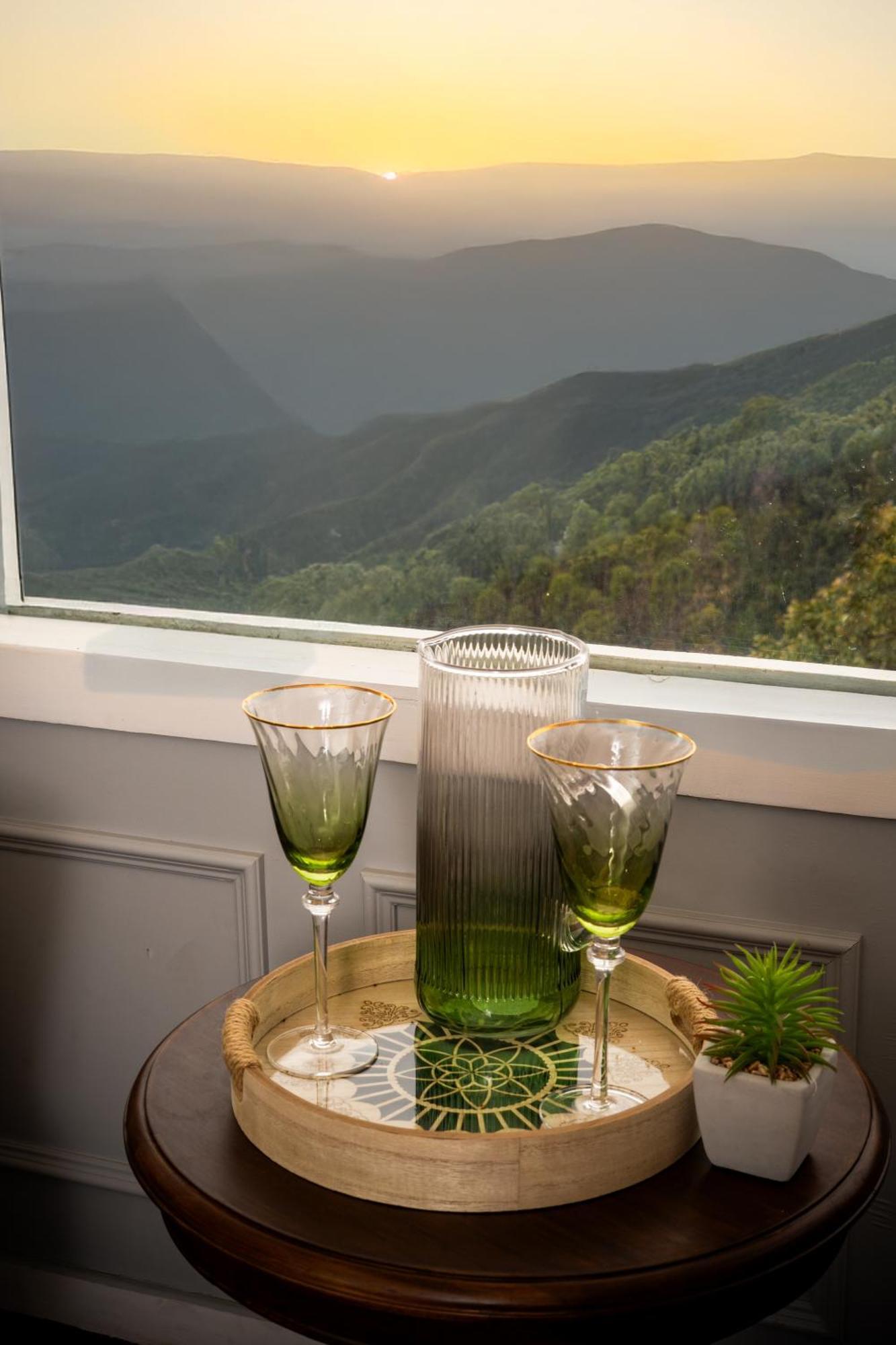 Hotel Crags