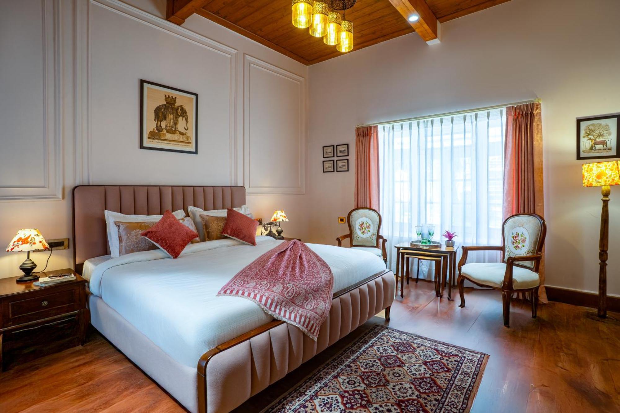 Crags Hotel 3*