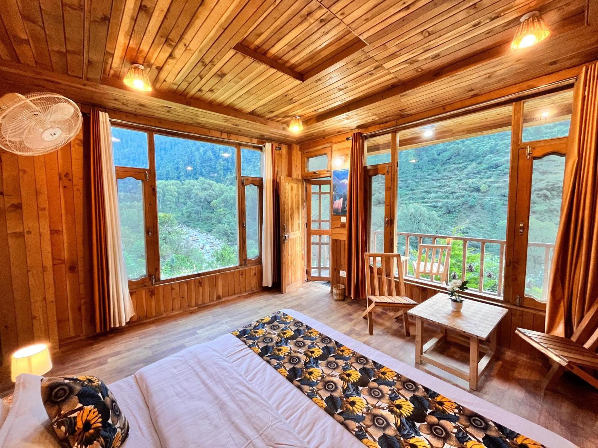 Nature Valley Resort, Dalhousie - #Lap Of Nature #Premium Rooms #Big Parking #Most Awarded #Scenic View #Away From City Hustle #Garden With Fireplace #Property Of The Year 4*