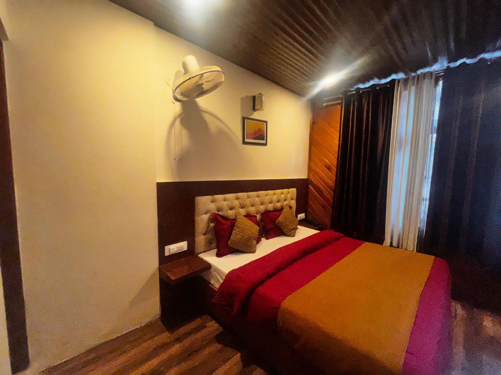 Hotel Gagan & Cafe 4*