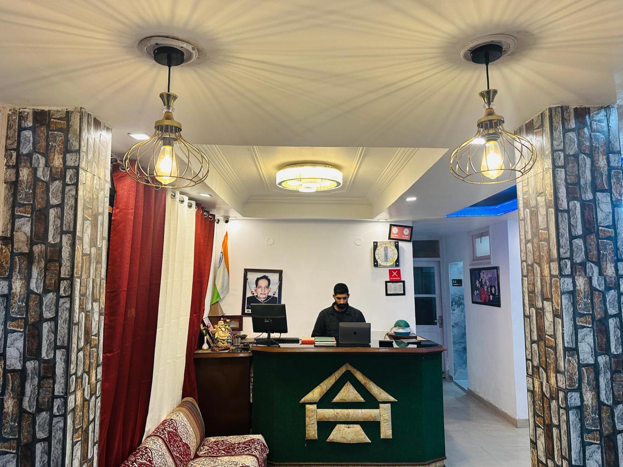 Western Nest International Hotel 4*