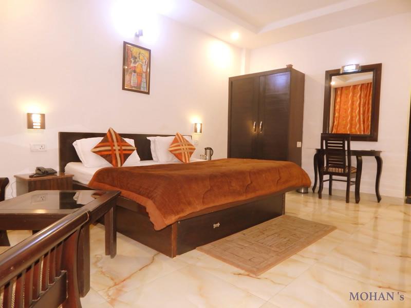 Mohan Palace Hotel