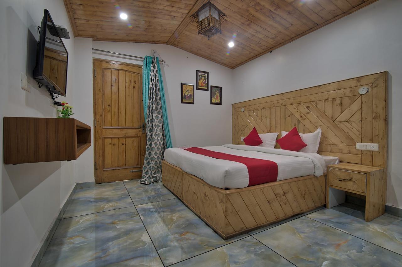 Oyo 13755 Woodstock Hotel 3*