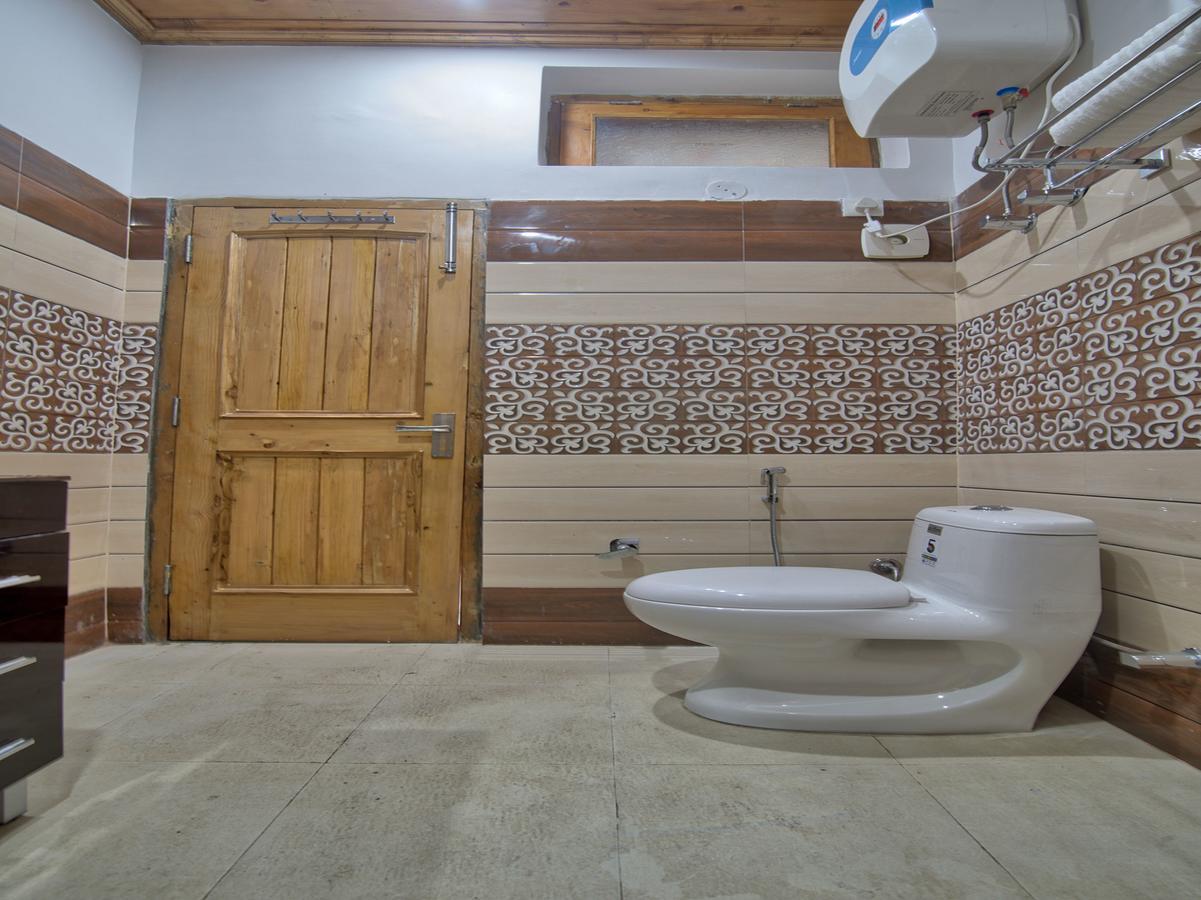 Oyo 13755 Woodstock Hotel 3*