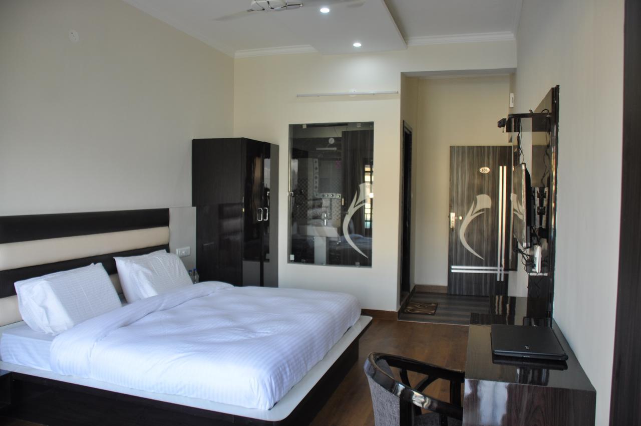 Grand Hills Hotel 3*