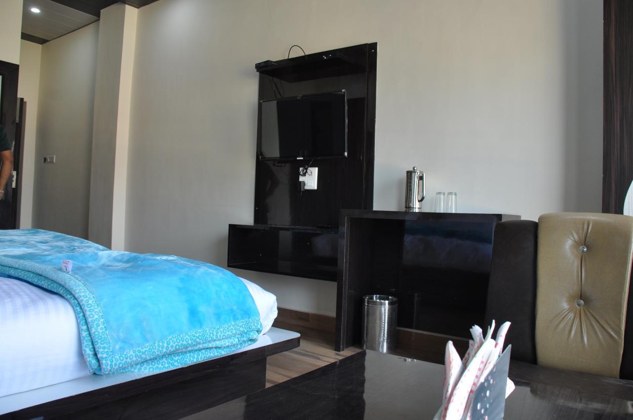 Grand Hills 3*