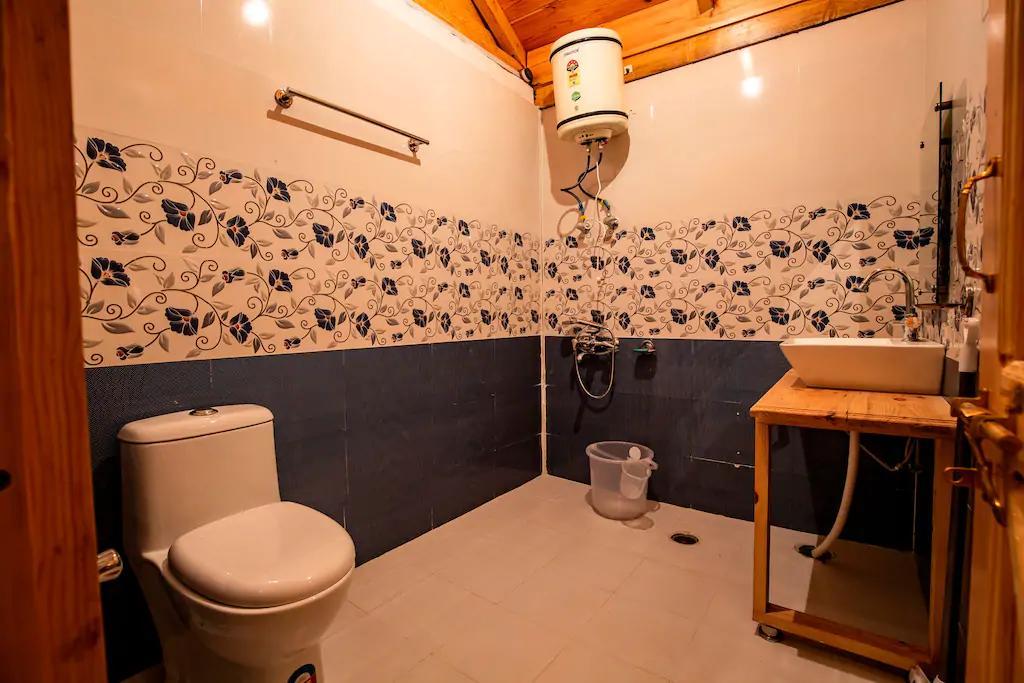 Mid Conifer Resort 2*