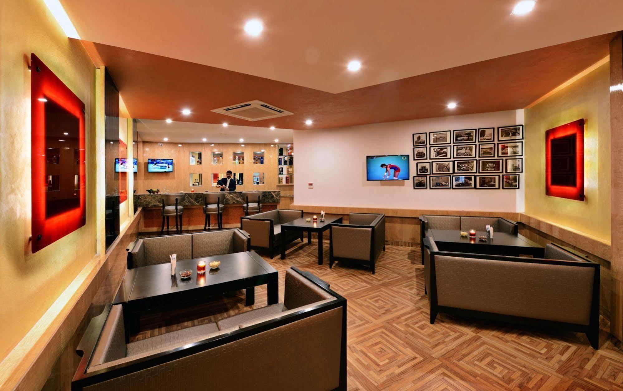 Jk Clarks Exotica Hotel 4*
