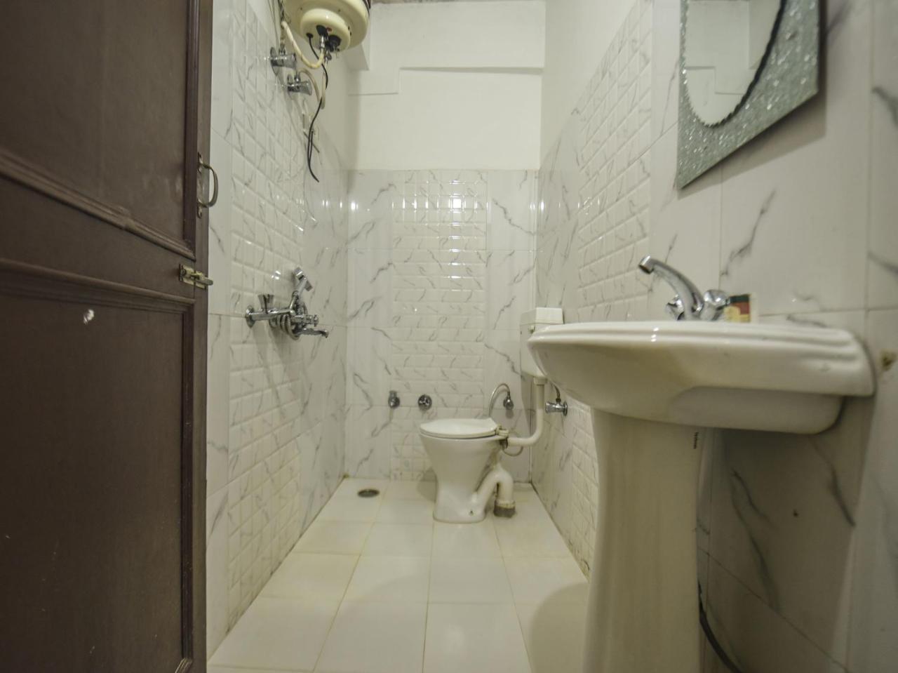Guest house Oyo 7905