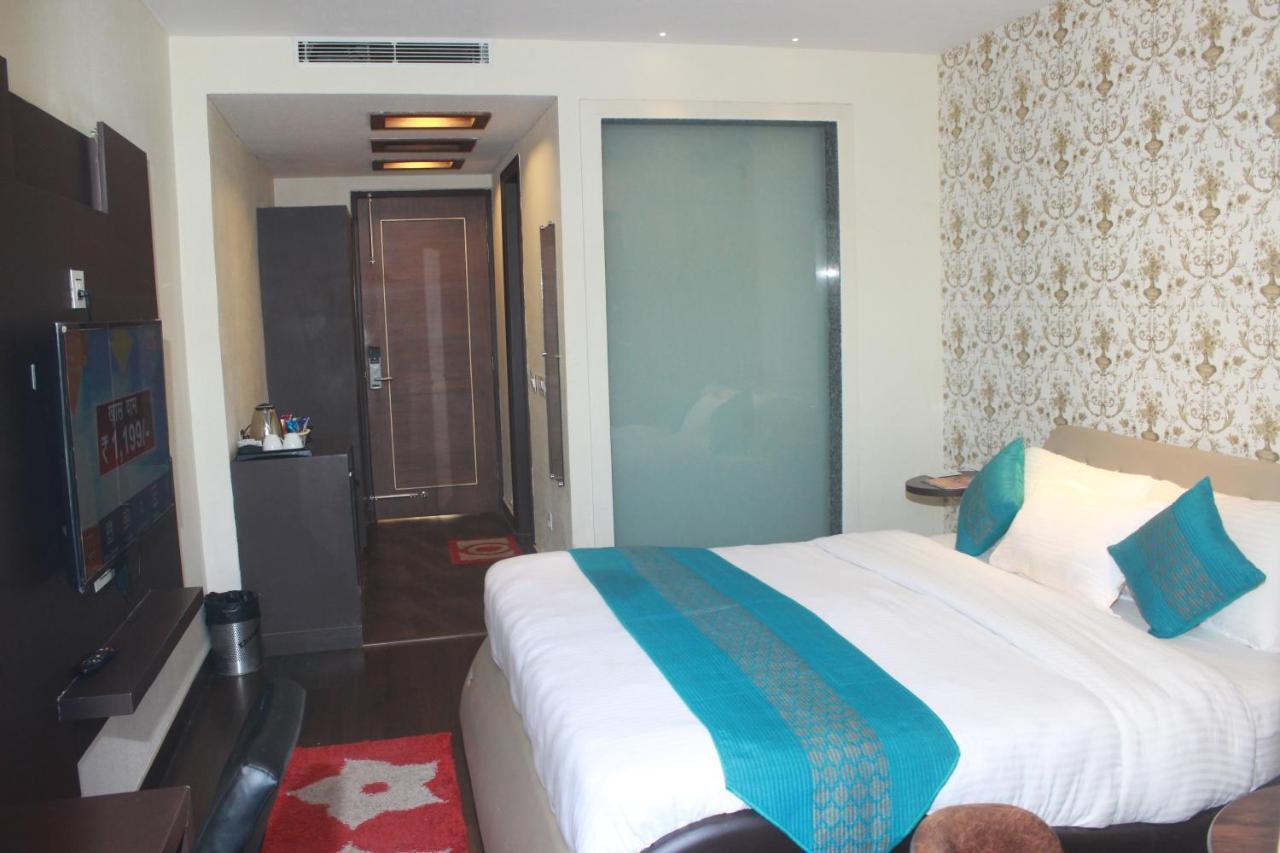 Hotel S S International &