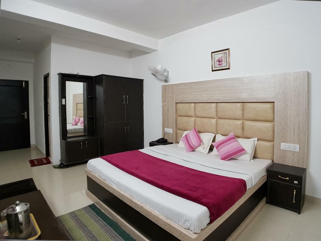 Satyadev Grand *