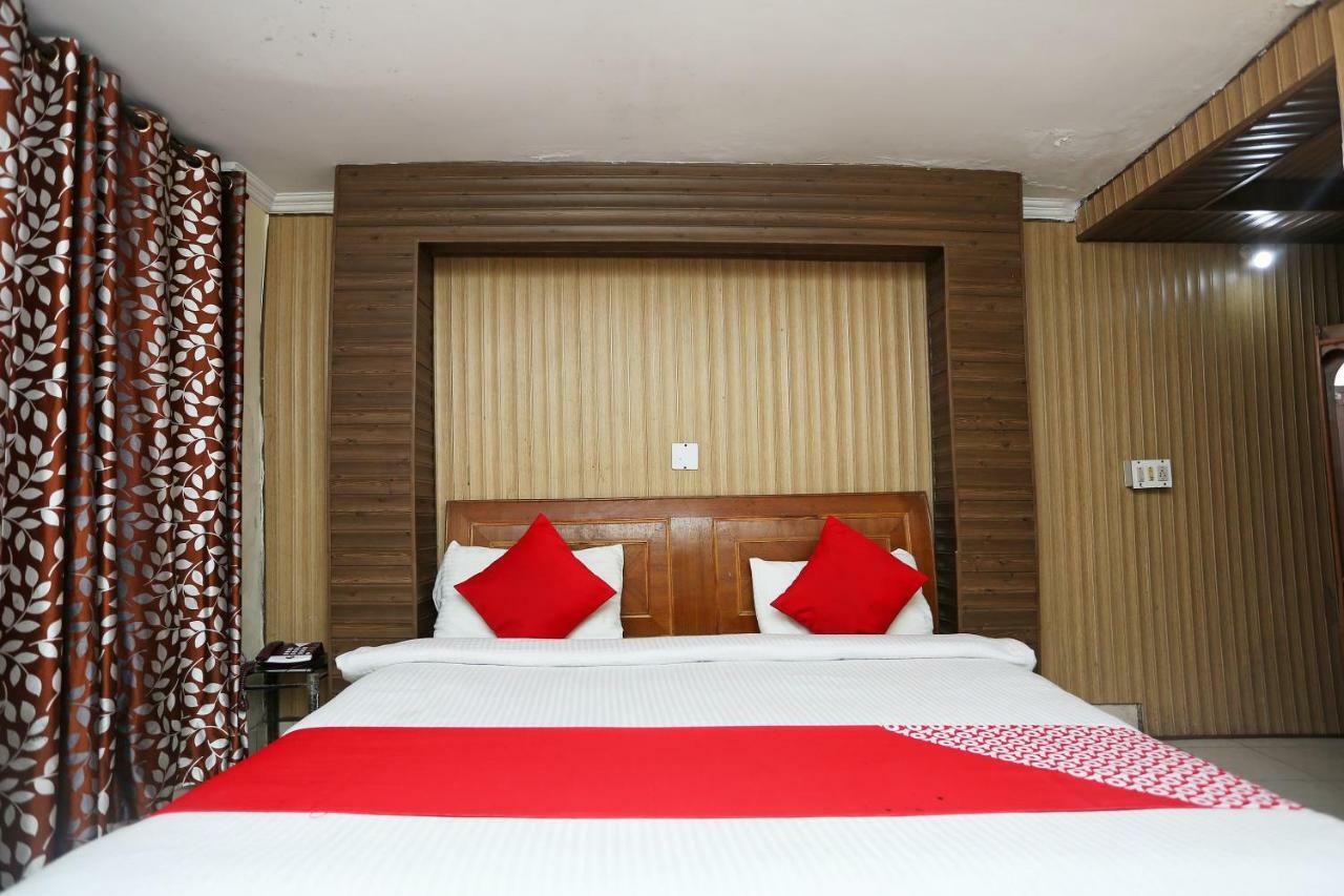 Hotel Oyo 9452 Moonlight