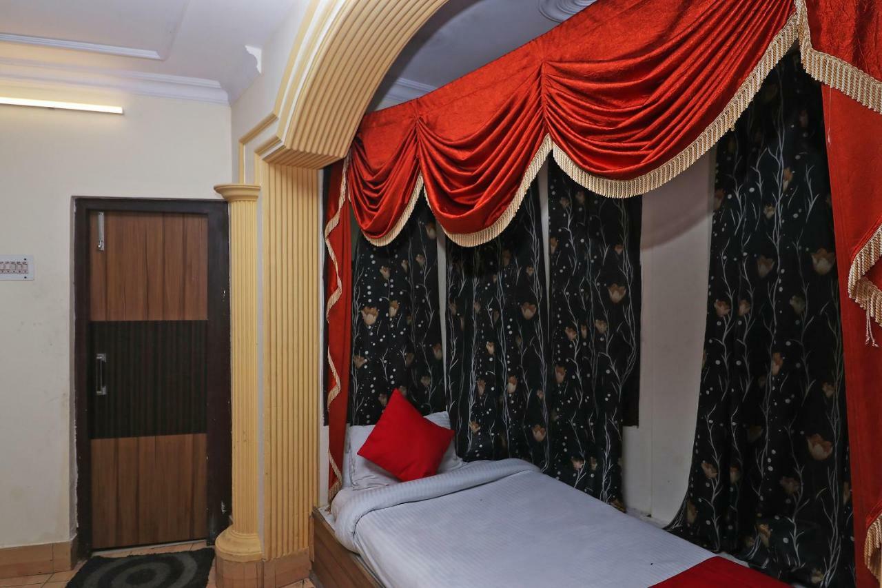 Oyo 9452 Moonlight Hotel 3*