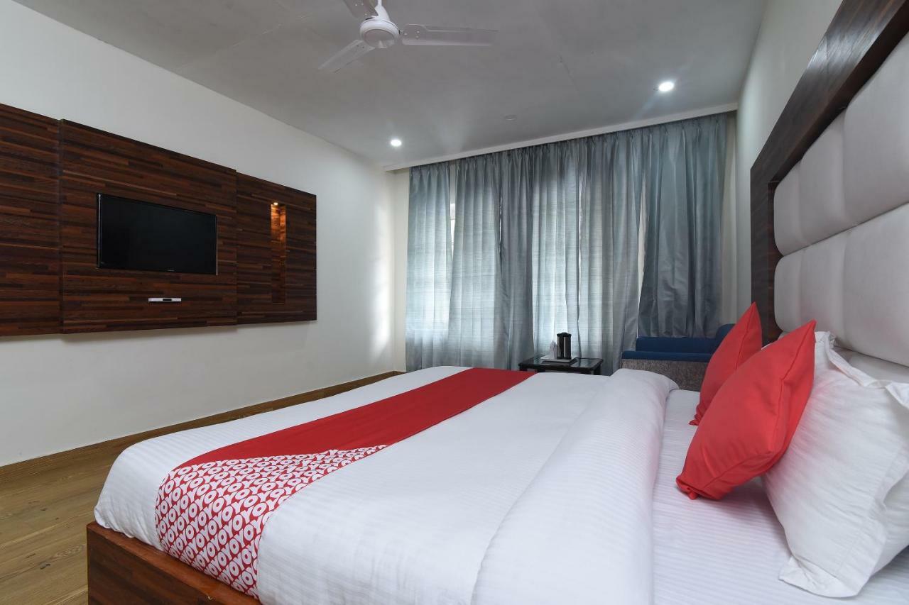 Hotel Oyo 16009 Rock 3*