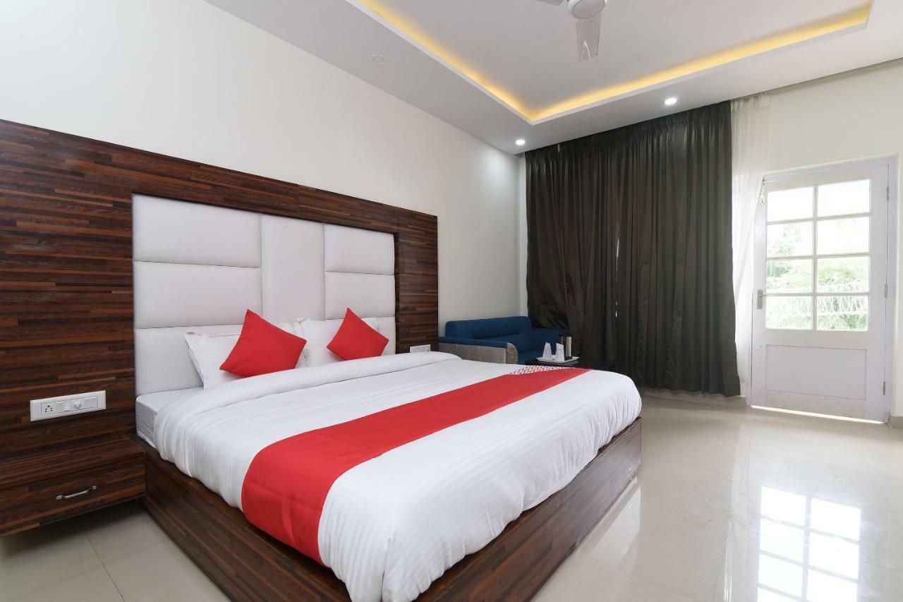 Hotel Oyo 16009 Rock 3*