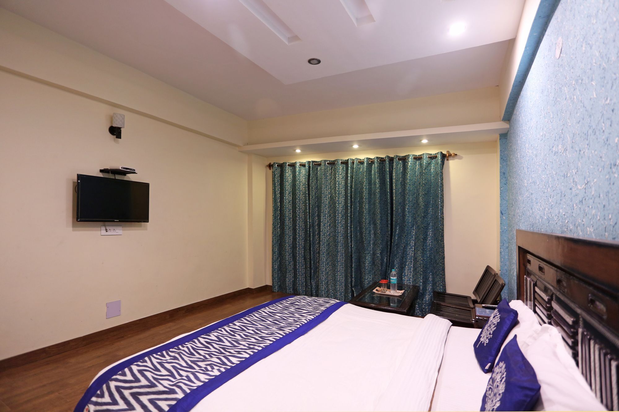Oyo 6517 Satyam International Hotel 3*