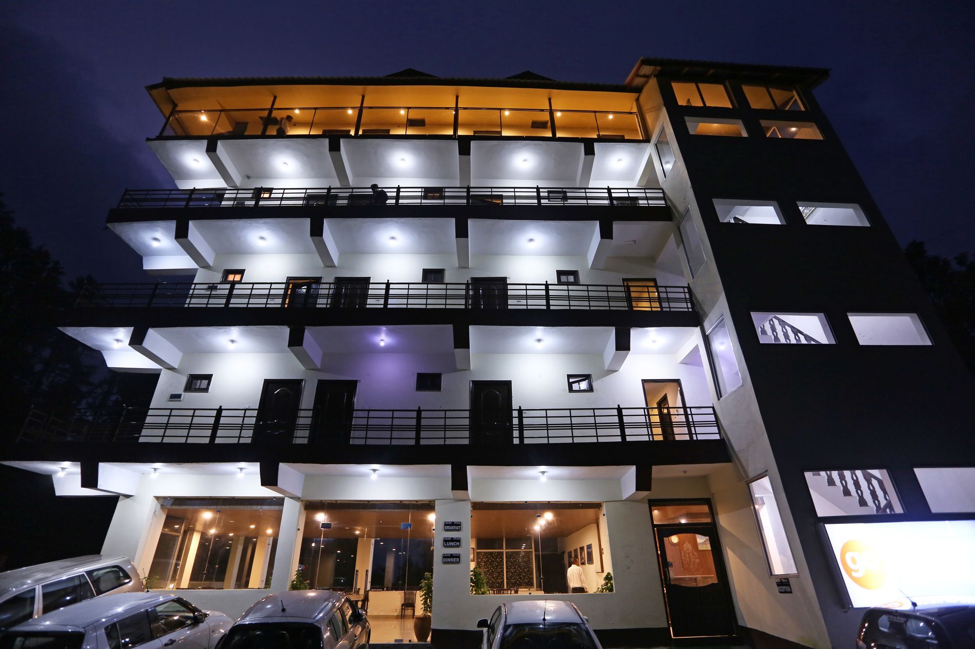 Oyo 6517 Satyam International Dalhousie
