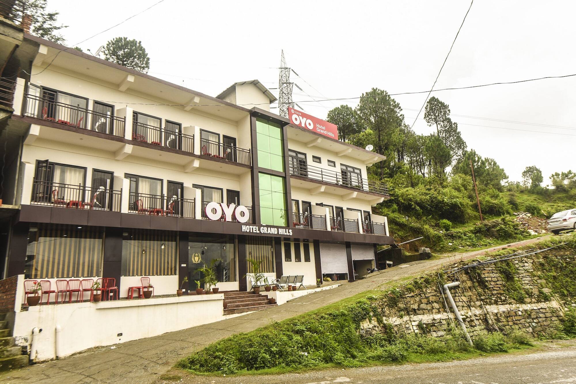 Oyo 15428 Grand Hills Hotel 3*