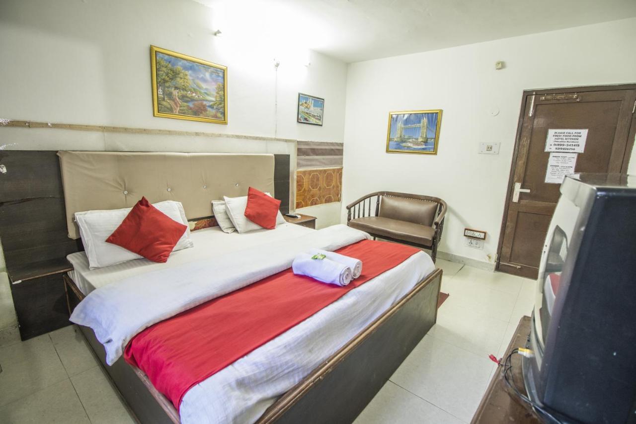Holiday Plaza Hotel 2*